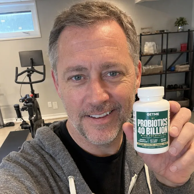 Mark Bennett with Getme Probiotics 40 Billion
